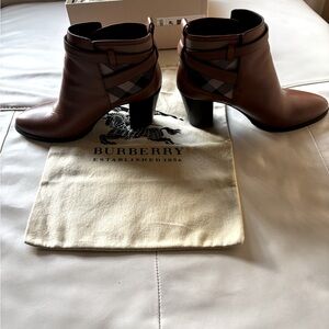 Burberry boots